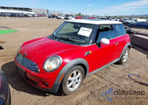 2010 Mini Cooper z USA, uszkodzony, nr VIN WMWMF3C56AT222133